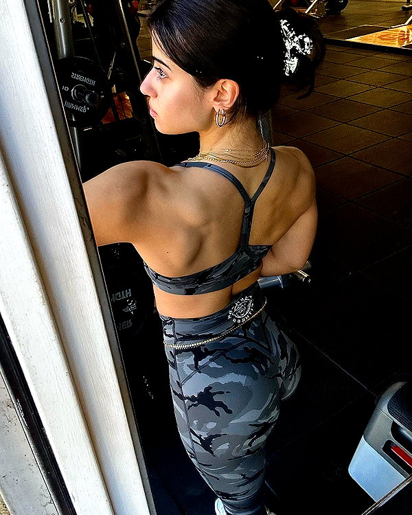 sarasaffari__ instagram image archive image