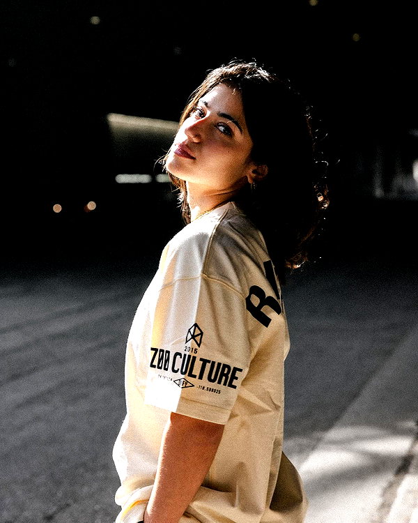 sarasaffari__ instagram image archive image