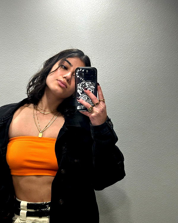 sarasaffari__ instagram image archive image