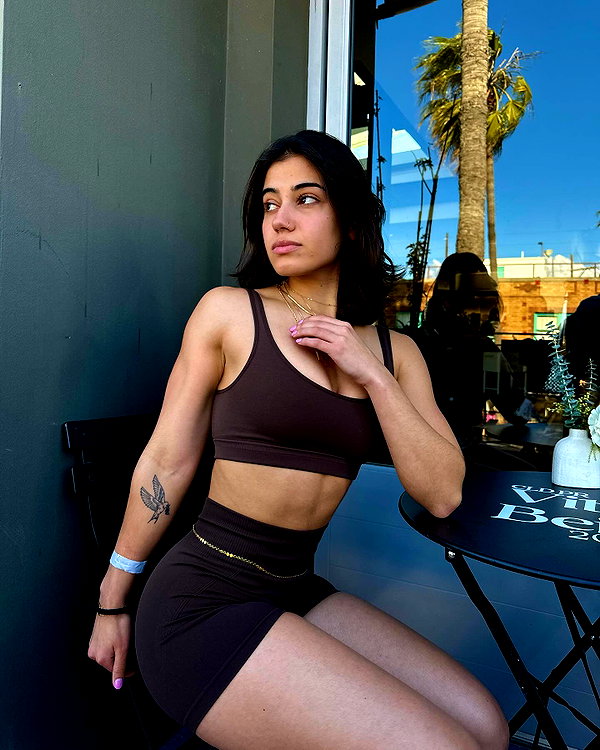 sarasaffari__ instagram image archive image