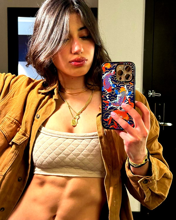 sarasaffari__ instagram image archive image