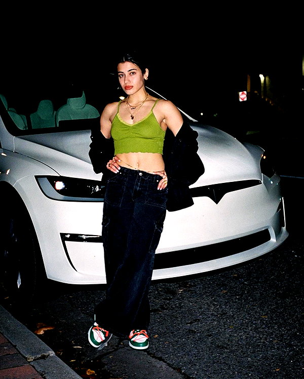 sarasaffari__ instagram image archive image