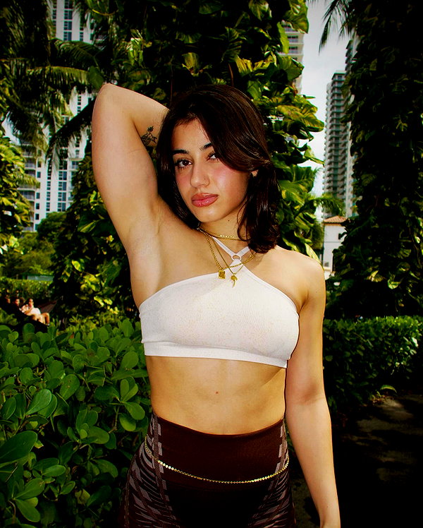 sarasaffari__ instagram image archive image