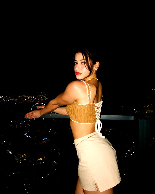sarasaffari__ instagram image archive image