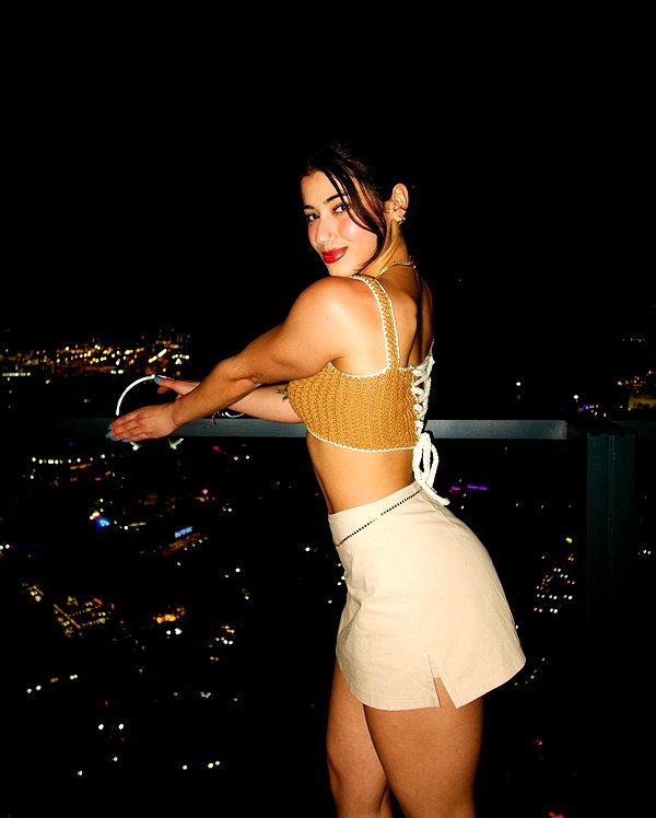 sarasaffari__ instagram image archive image