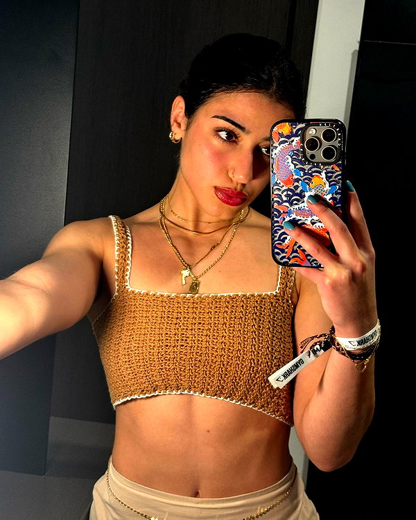 sarasaffari__ instagram image archive image