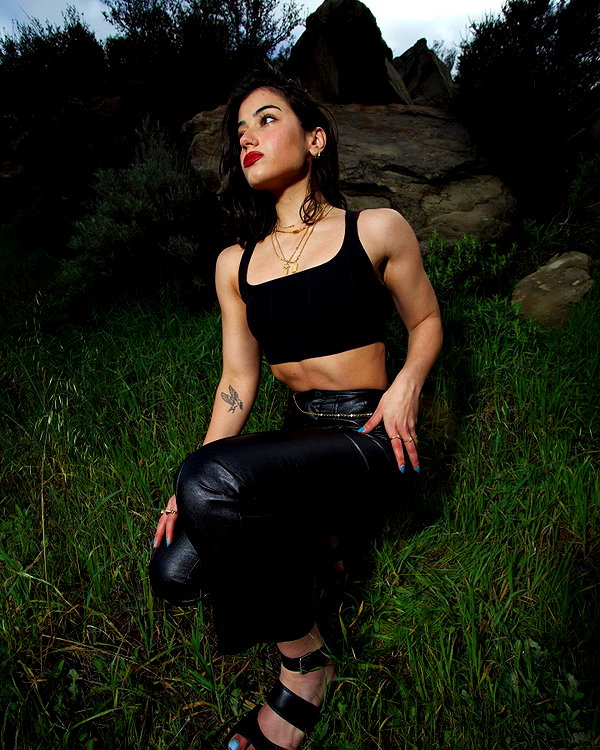 sarasaffari__ instagram image archive image