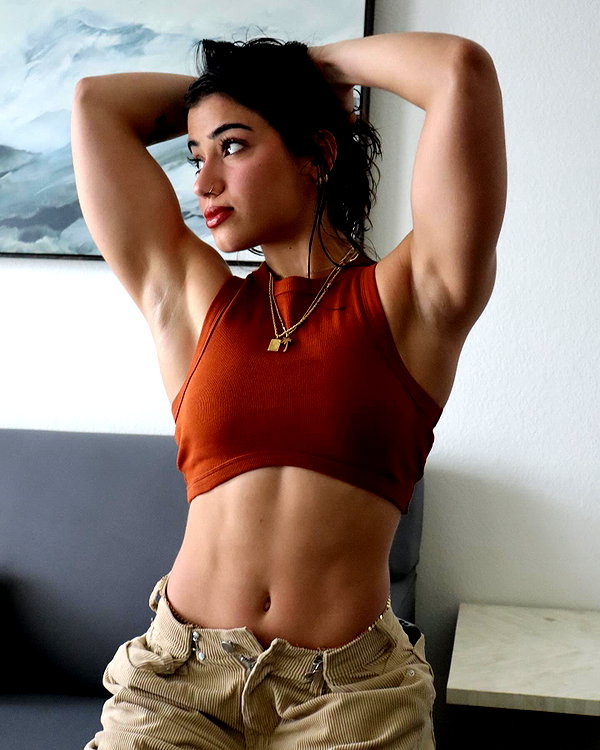 sarasaffari__ instagram image archive image