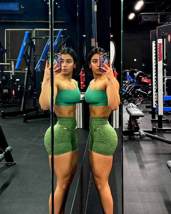 sarasaffari__ instagram image archive image