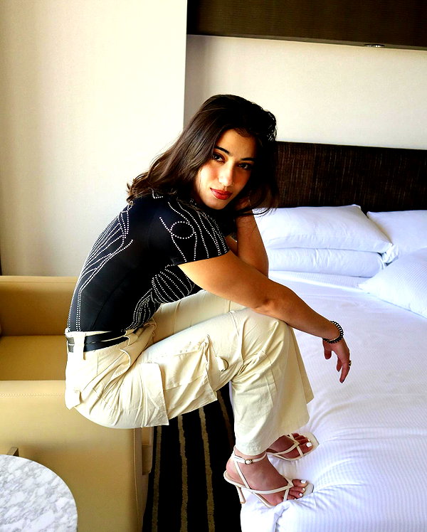 sarasaffari__ instagram image archive image
