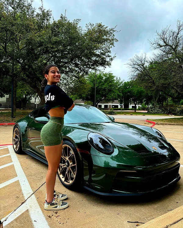 sarasaffari__ instagram image archive image