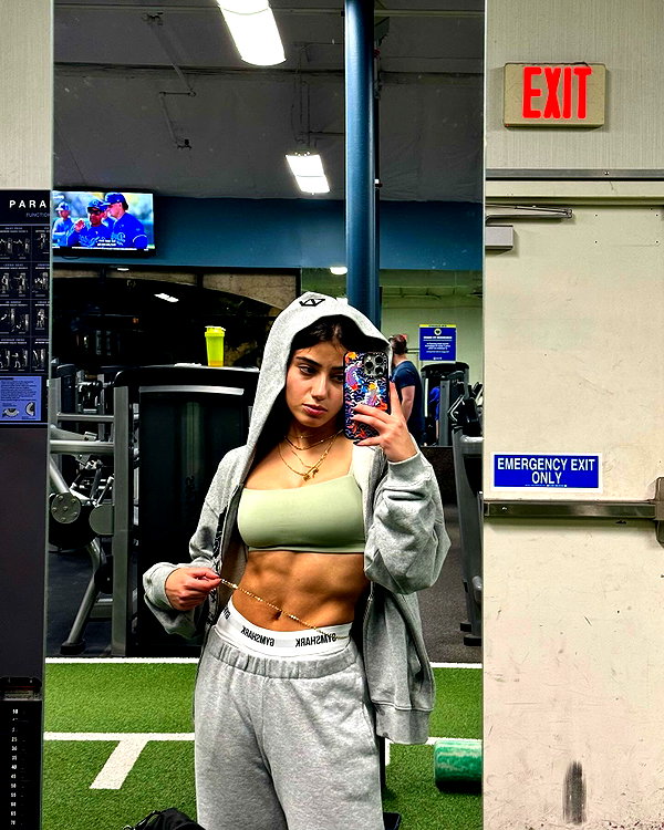 sarasaffari__ instagram image archive image