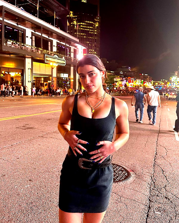 sarasaffari__ instagram image archive image