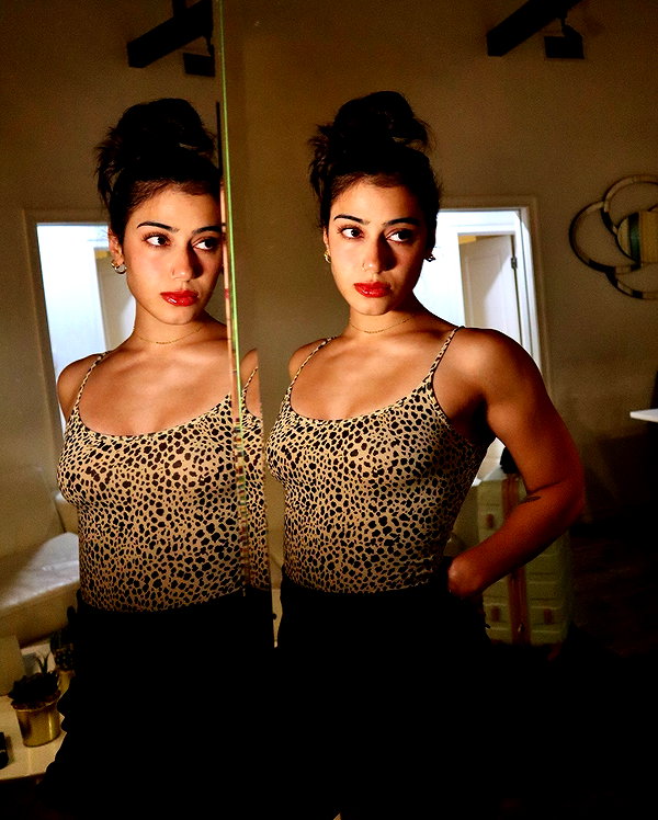 sarasaffari__ instagram image archive image