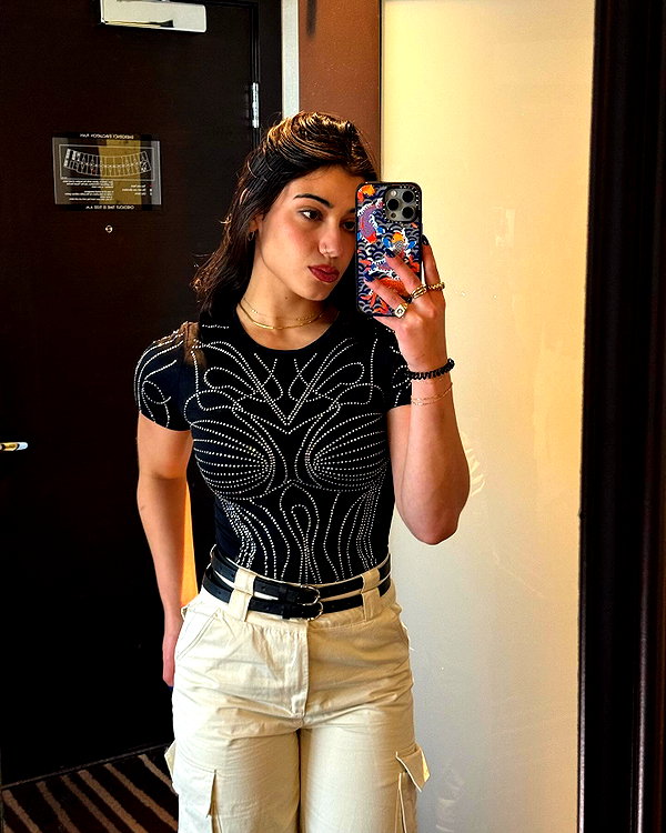 sarasaffari__ instagram image archive image