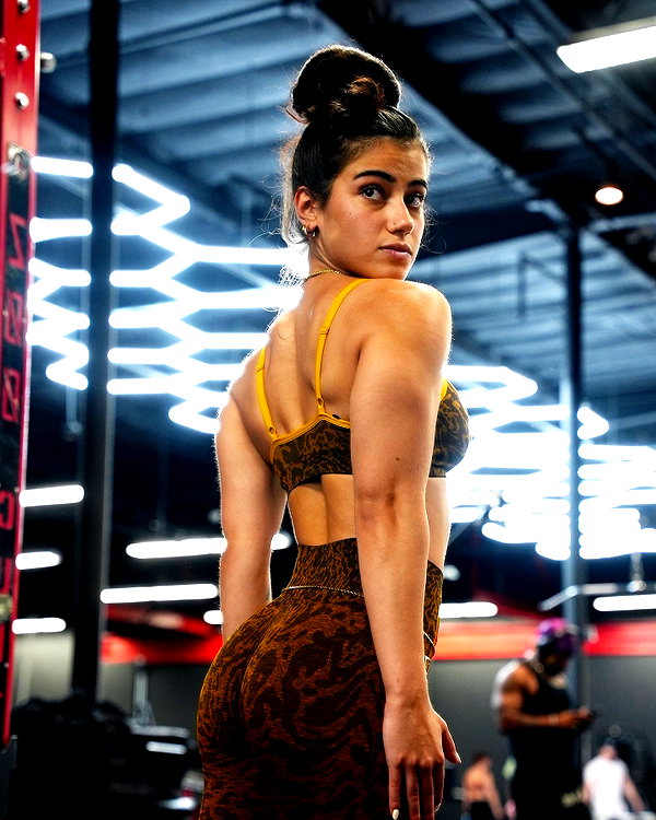 sarasaffari__ instagram image archive image