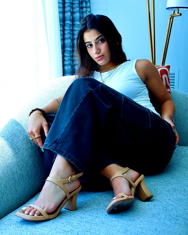 sarasaffari__ instagram image archive image