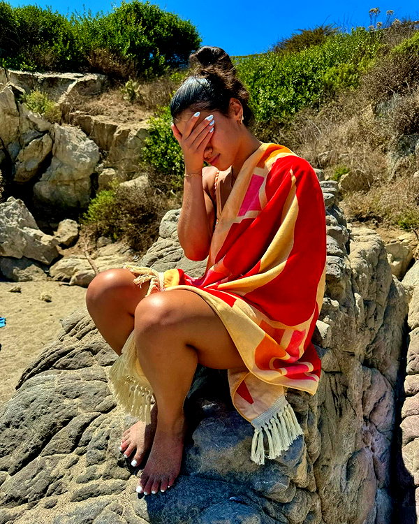 sarasaffari__ instagram image archive image