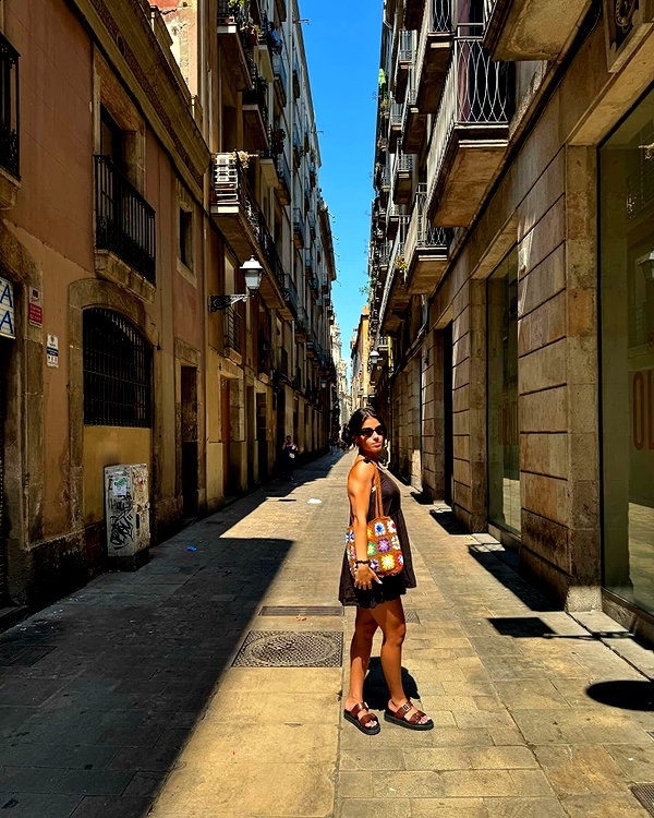 sarasaffari__ instagram image archive image