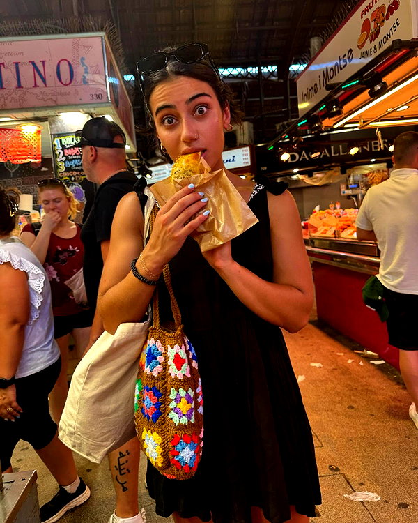 sarasaffari__ instagram image archive image