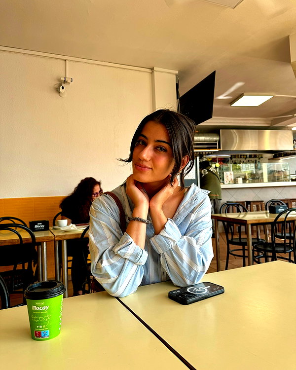sarasaffari__ instagram image archive image