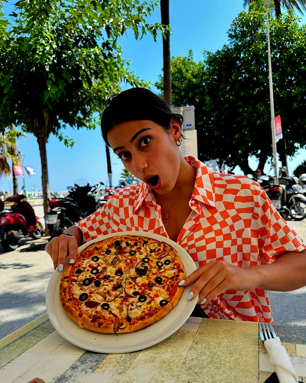 sarasaffari__ instagram image archive image