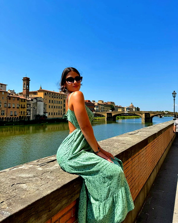 sarasaffari__ instagram image archive image