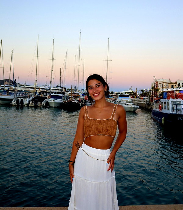 sarasaffari__ instagram image archive image