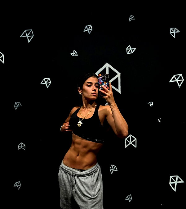 sarasaffari__ instagram image archive image