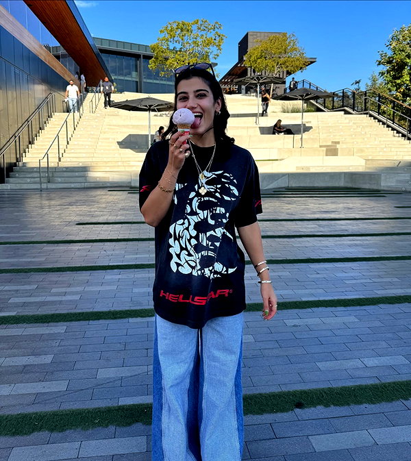 sarasaffari__ instagram image archive image
