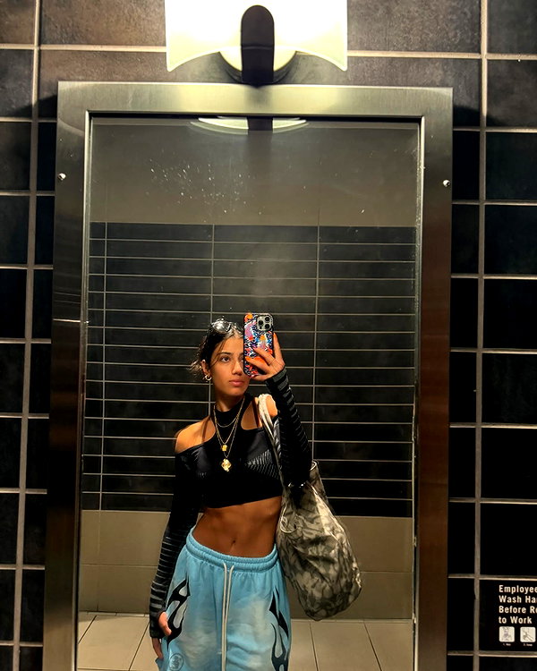sarasaffari__ instagram image archive image