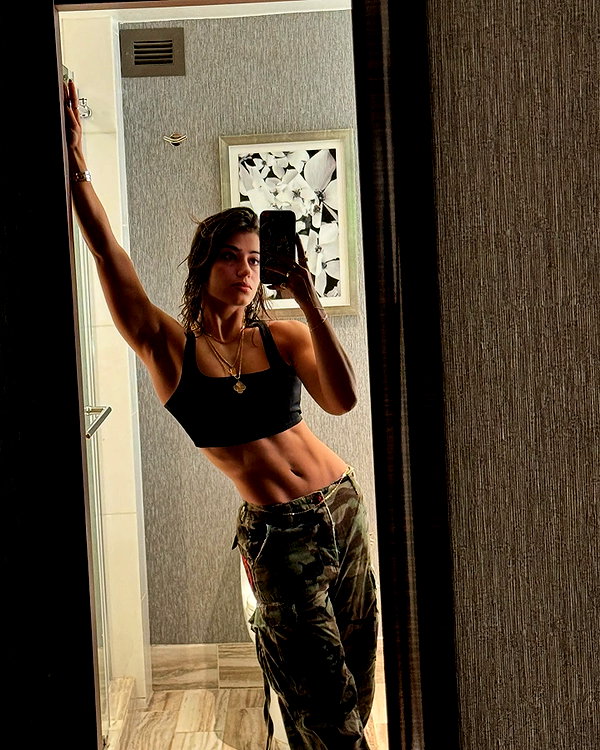 sarasaffari__ instagram image archive image