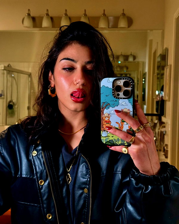 sarasaffari__ instagram image archive image