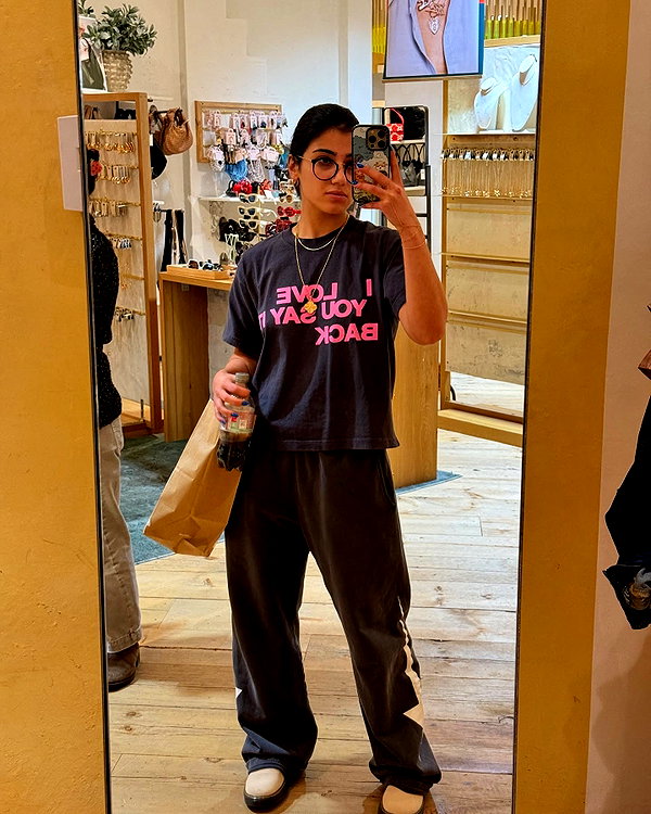 sarasaffari__ instagram image archive image