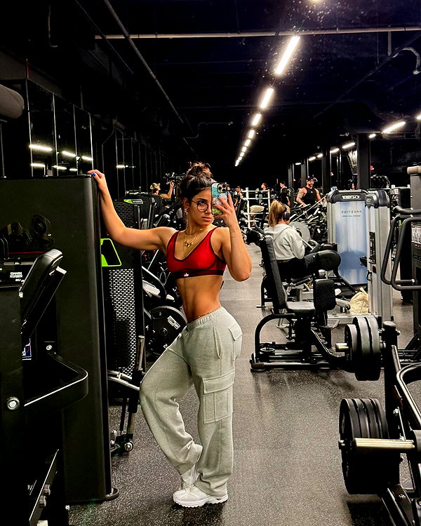 sarasaffari__ instagram image archive image