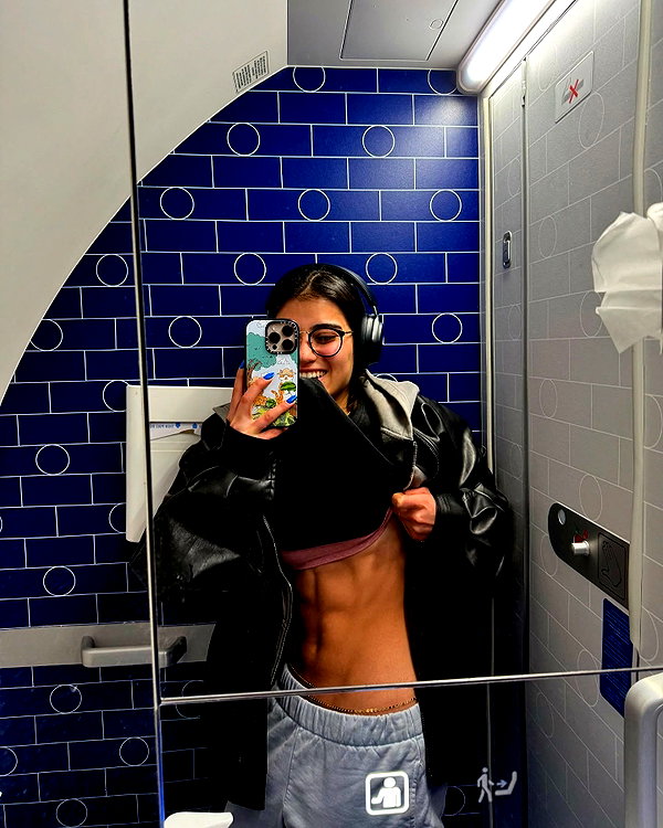 sarasaffari__ instagram image archive image