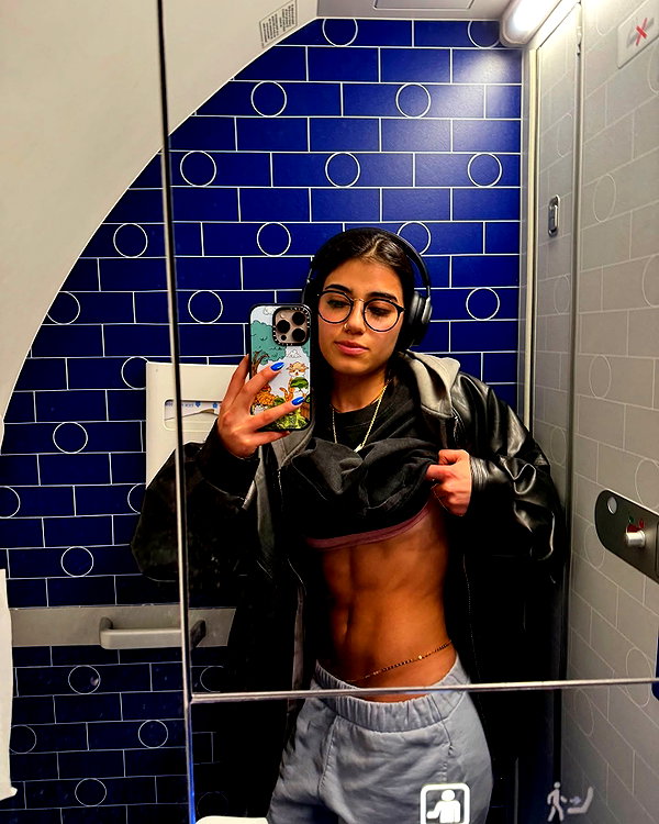 sarasaffari__ instagram image archive image