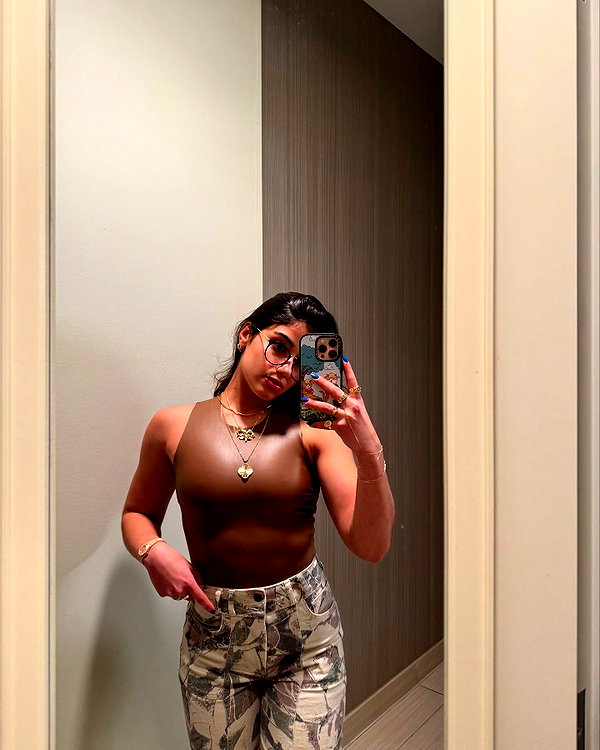 sarasaffari__ instagram image archive image