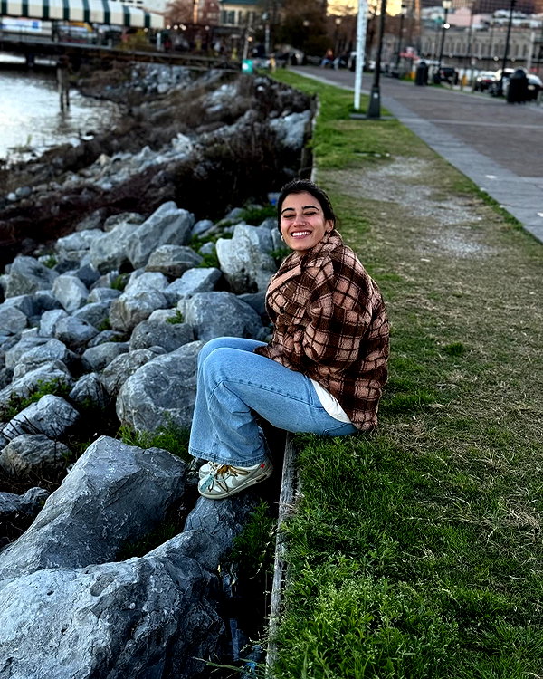 sarasaffari__ instagram image archive image