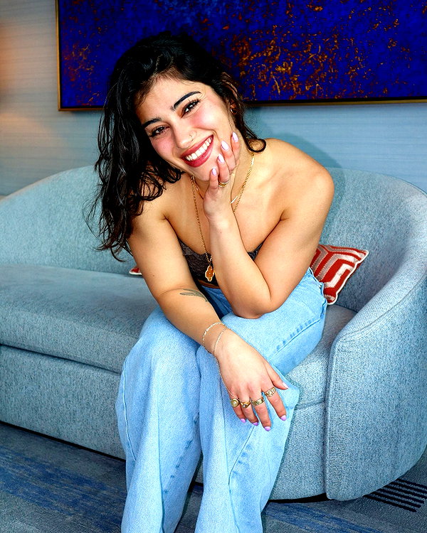 sarasaffari__ instagram image archive image