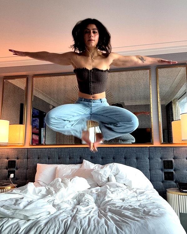 sarasaffari__ instagram image archive image
