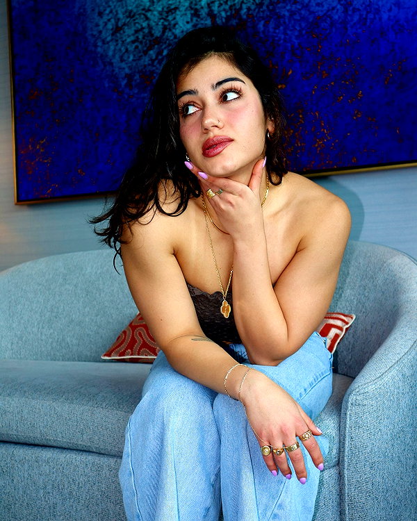 sarasaffari__ instagram image archive image