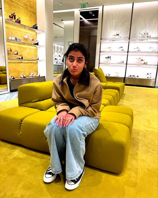 sarasaffari__ instagram image archive image