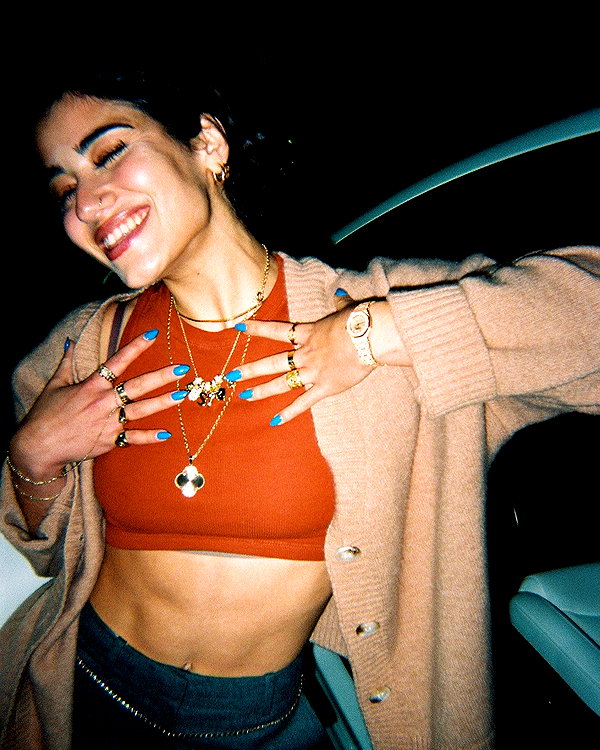 sarasaffari__ instagram image archive image