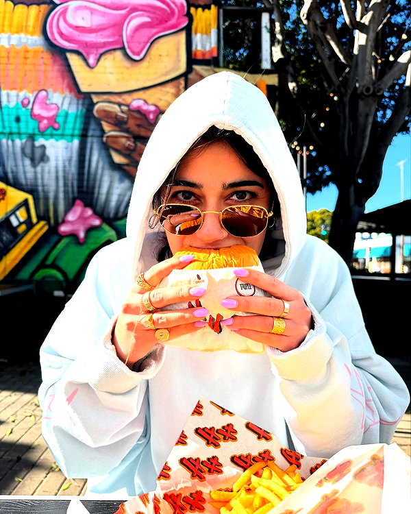 sarasaffari__ instagram image archive image