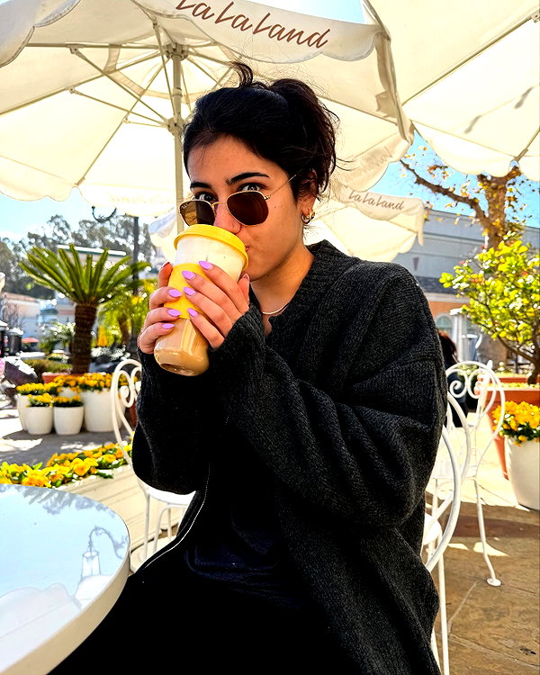 sarasaffari__ instagram image archive image