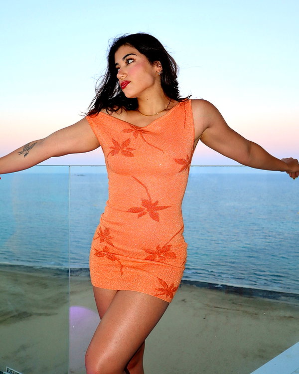 sarasaffari__ instagram image archive image