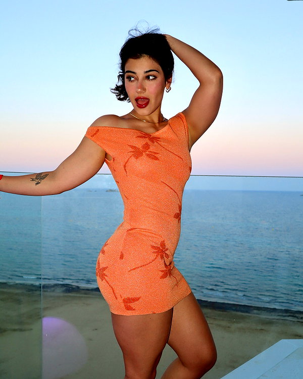 sarasaffari__ instagram image archive image