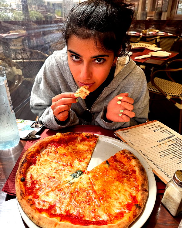 sarasaffari__ instagram image archive image
