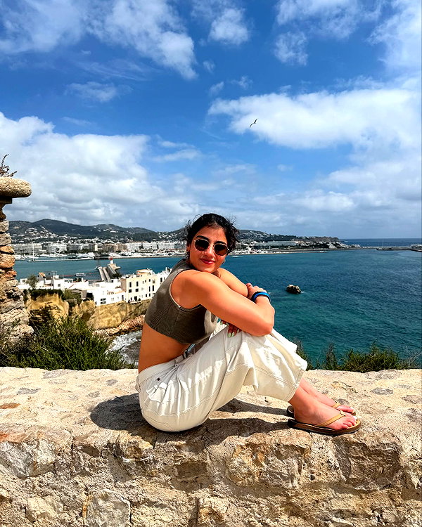 sarasaffari__ instagram image archive image